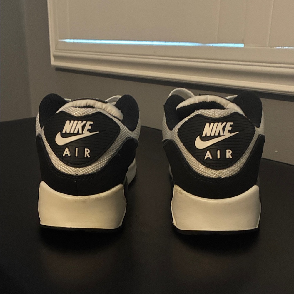 Nike Air Max 90 White and Black - Picture 4 of 5